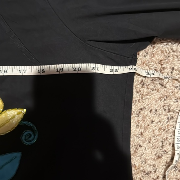 Fold over neckline with butterfly designs with sequins - Picture 7 of 8